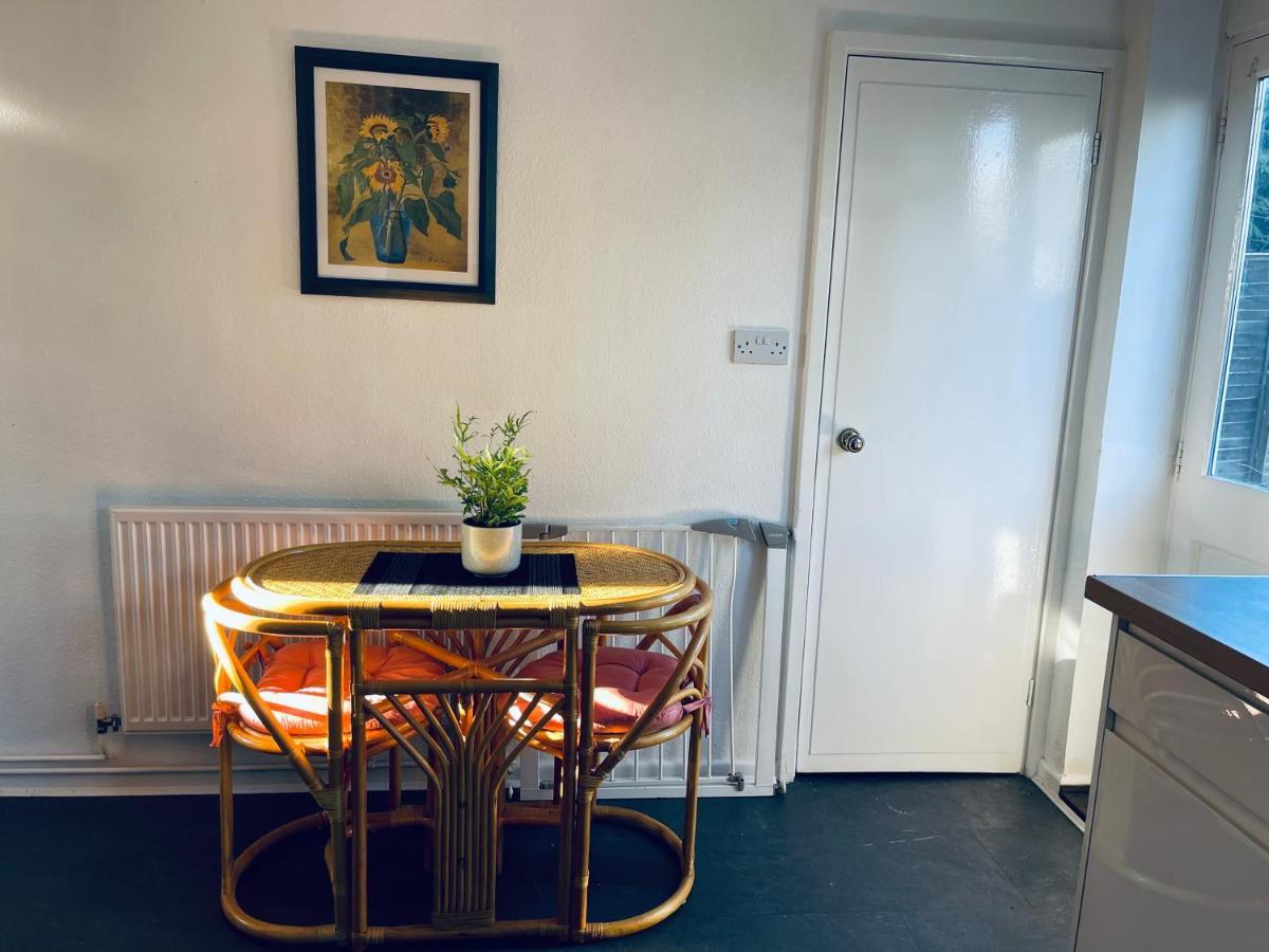St Ives, King Bed Cosy Home, Parking, Fast Wi Fi Сент-Айвс Экстерьер фото