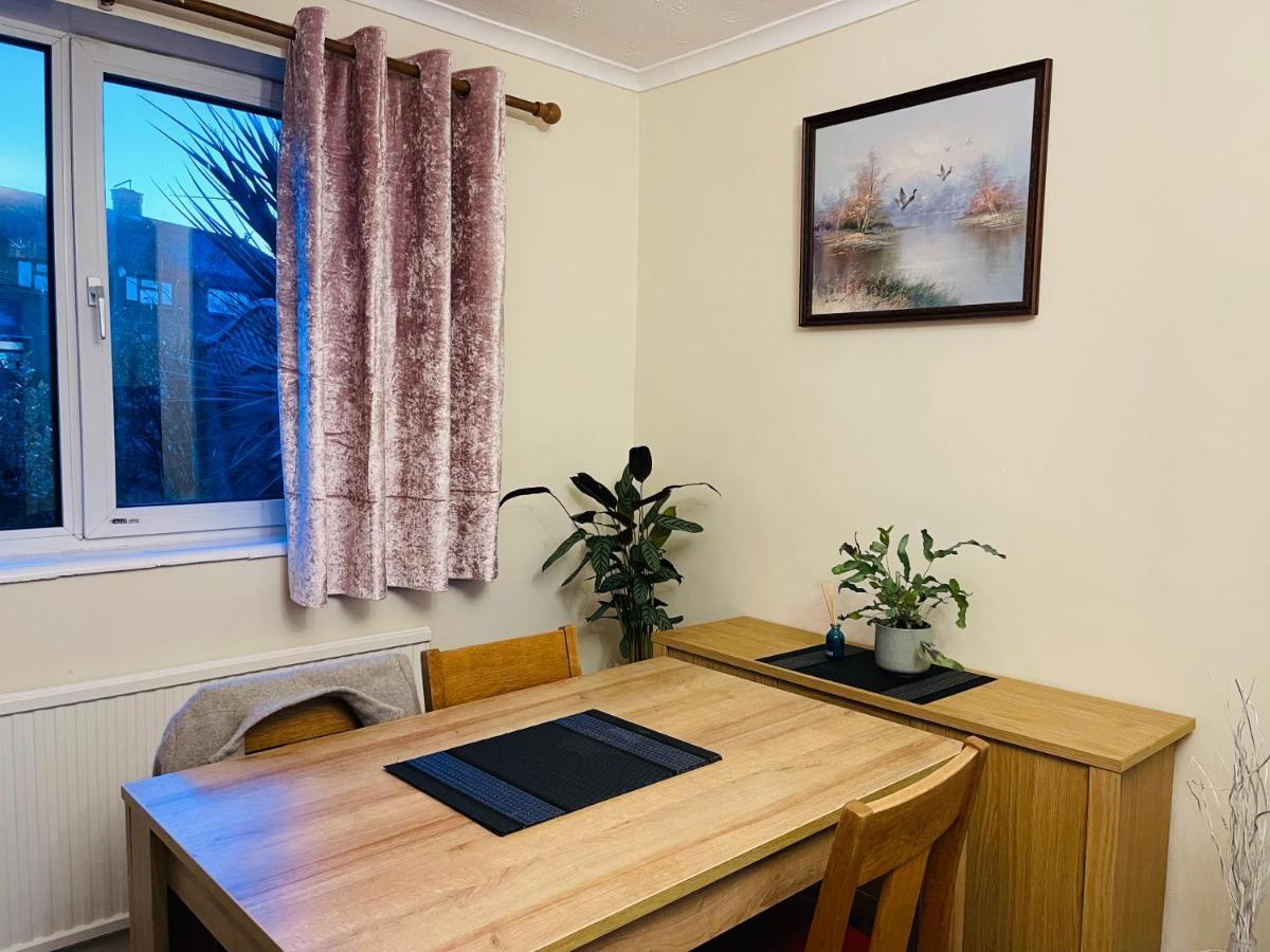 St Ives, King Bed Cosy Home, Parking, Fast Wi Fi Сент-Айвс Экстерьер фото